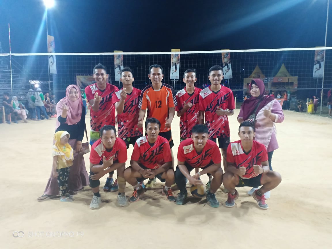 Tim Voli Putra Desa Sugihan Melesat ke Semifinal Turnamen Bola Voli HUT RI Jatirogo